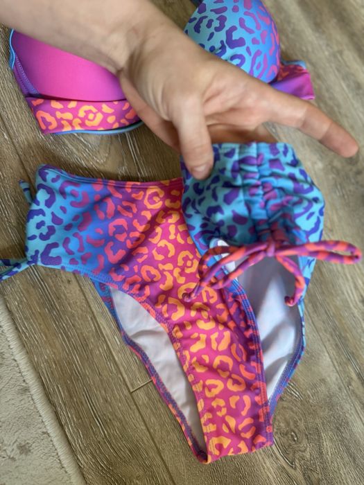 Costum de baie nou
