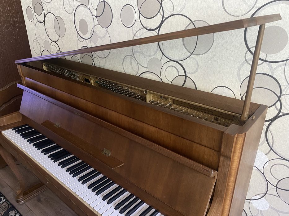 Фортепиано WEINBACH