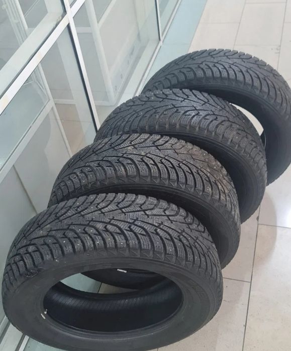 Шины шипованные зимние все шипы на месте