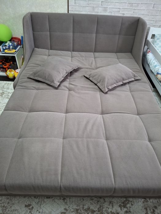 Продам диван Амадей