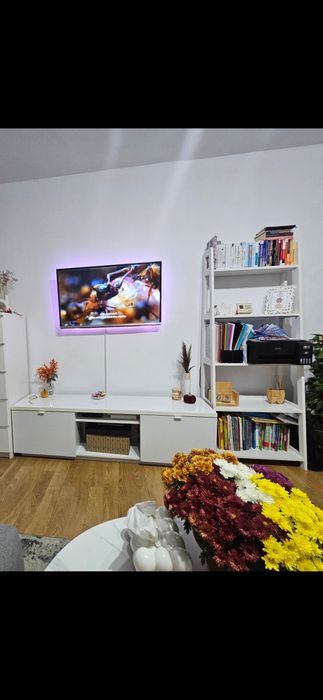 Comodă tv și etajeră