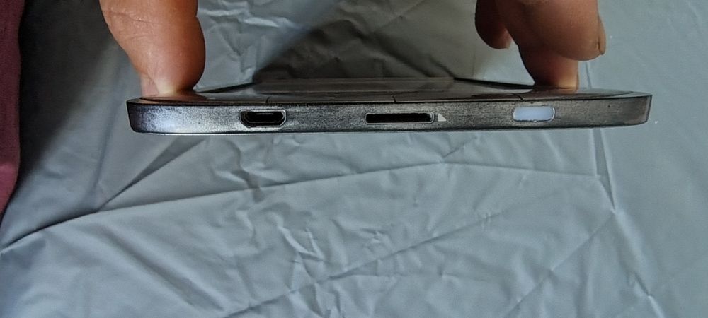 Електронен четец  книга ebook PocketBook Touch Lux 4 PB627