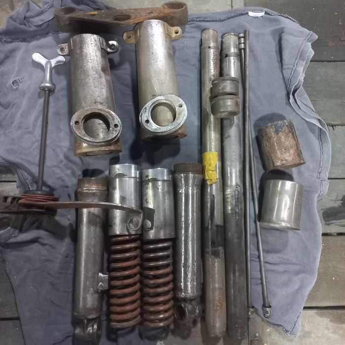Запчасти на мотоцикл М-72.