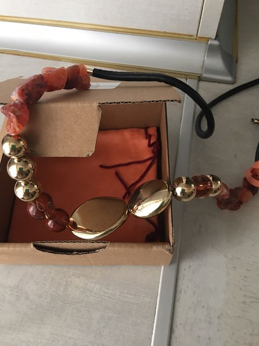 Колие с камъни, елегантно