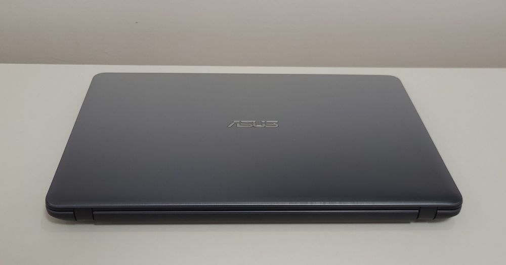 ASUS VivoBook 15 A540UB | i3-7020U | Nvidia MX110 | Full Box | Impecabil
