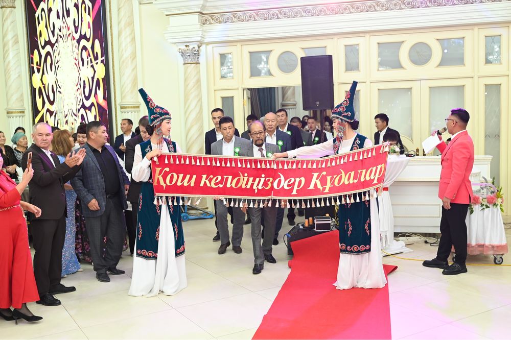 Танцевальный платья для группы