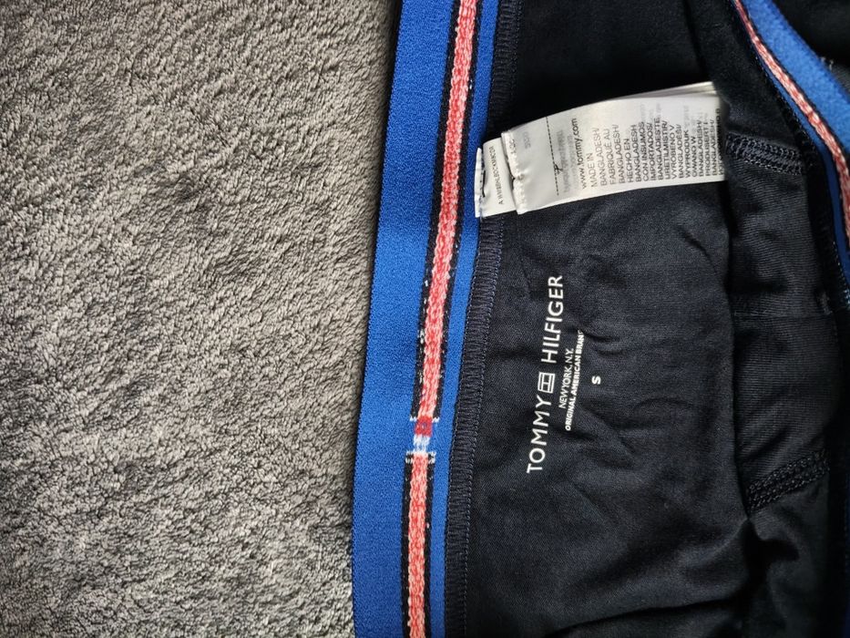 Tommy Hilfiger set 3 chiloți bărbătești culoare negru cu banda albastra S noi originali