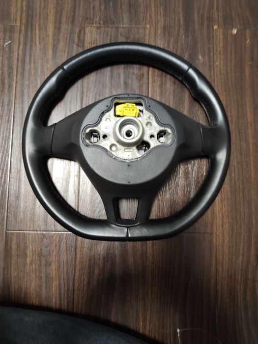 Volan Volkswagen Multifuncțional 18 Comenzi – Original OEM