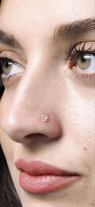 Прокалывание носа пирсинг