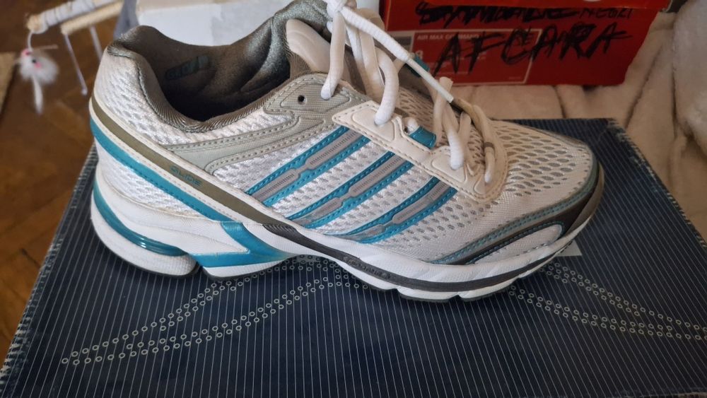 Adidași impecabili adidas