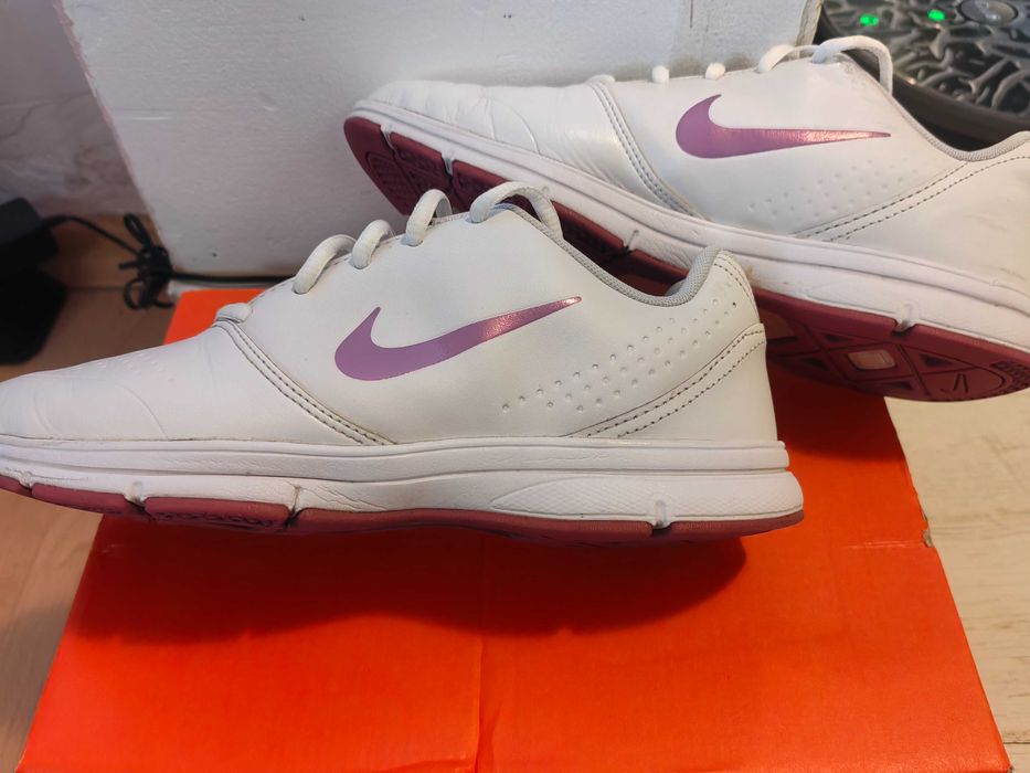 Дамски маратонки Nike