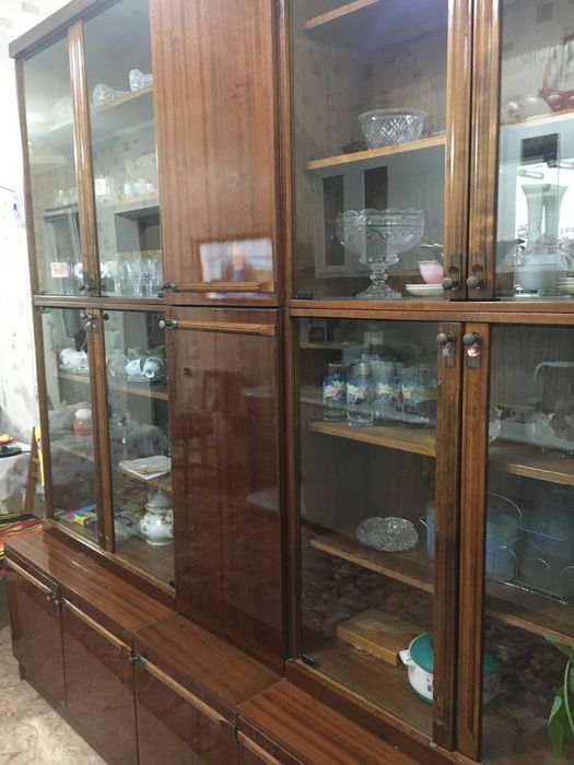 шкаф для кухни или кабинета