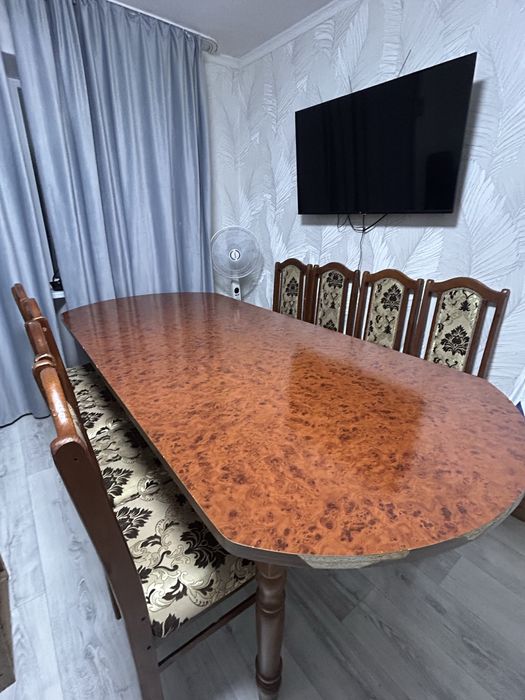 Продам стол 3 м на 8 персон