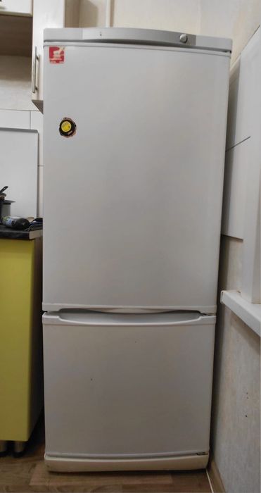 Холодильник Indesit