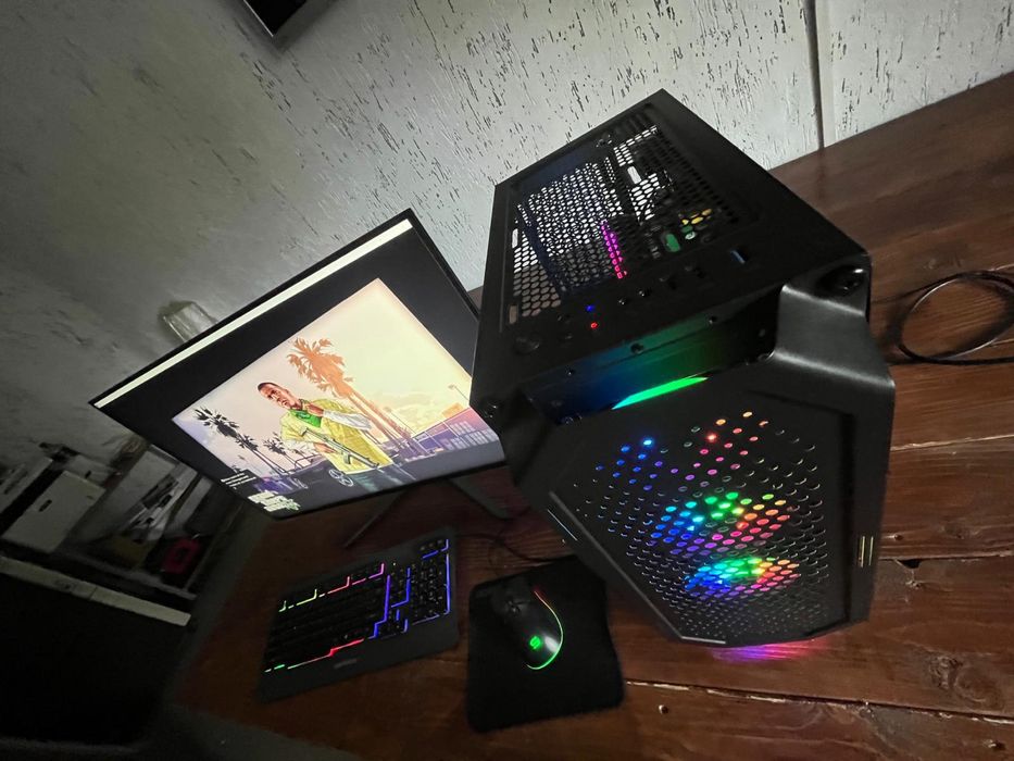 Unitate PC Gaming 1080p i5  ssd si hdd  ddr4 video amd