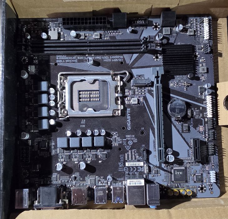Дъно Gigabyte H610M K DDR4