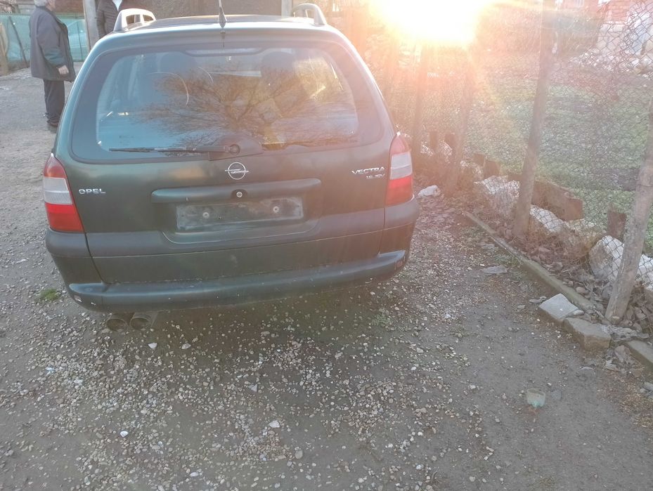 Opel vectra 1.6 101 к.с