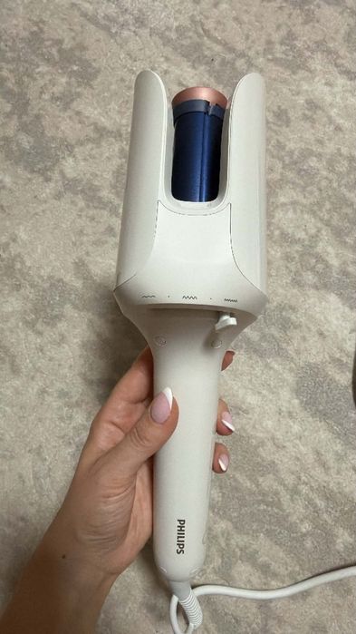 Автоматична маша за коса Philips WavePro Styler 9000 SenseIQ в отлично състояние.