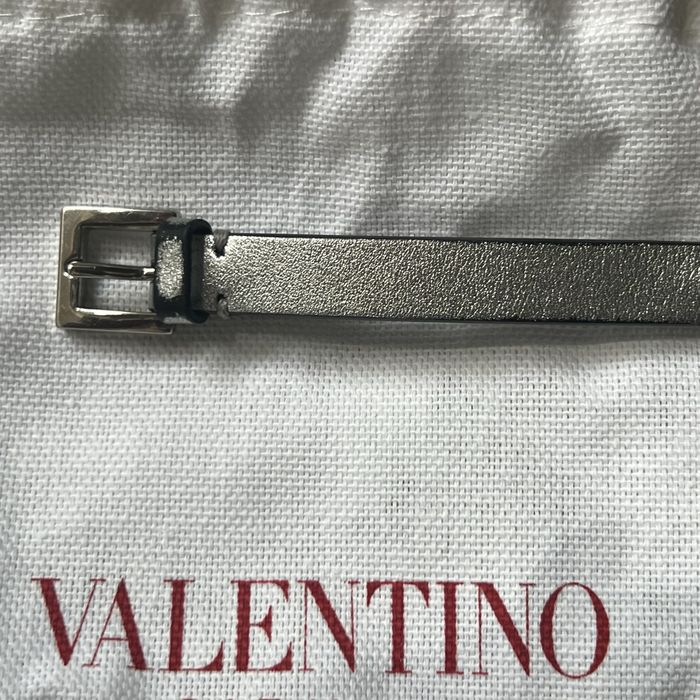 Оригинална гривна Valentino Garavani VLogo с кристали Swarovski®