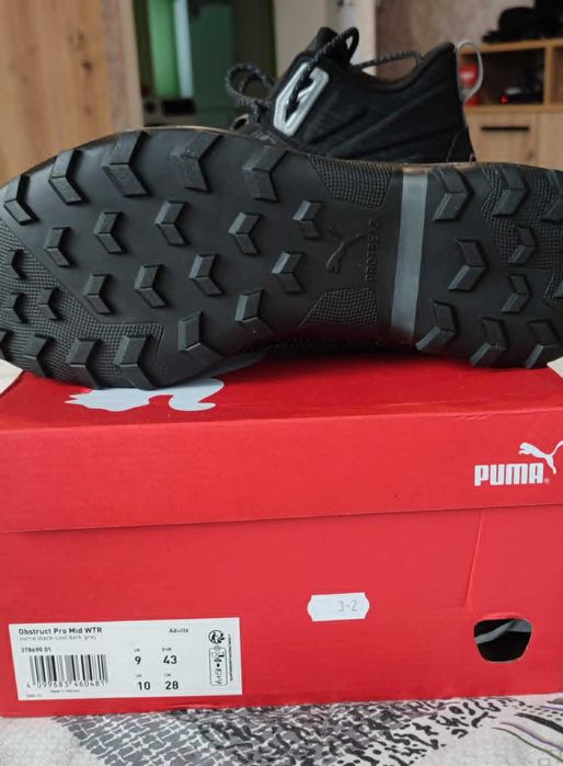 Продавам непромокаеми маратонки Пума!