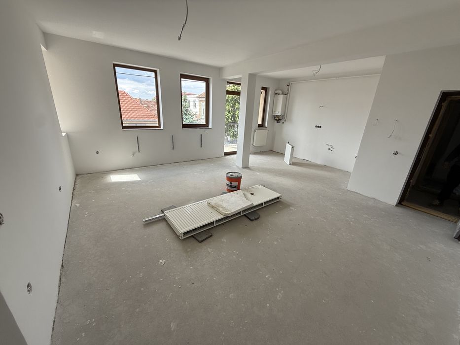 Apartament 2 Camere in Bloc Nou Etaj 1 Strada Poligonului