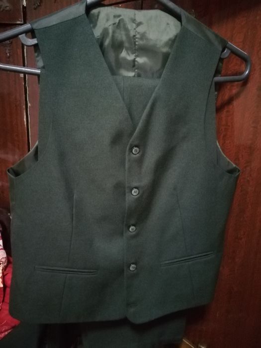 Продам мужской костюм