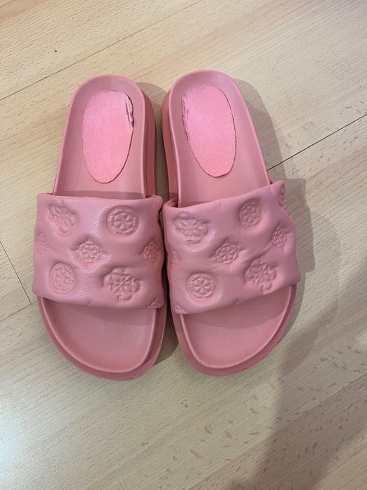 Оригинални чехли Guess