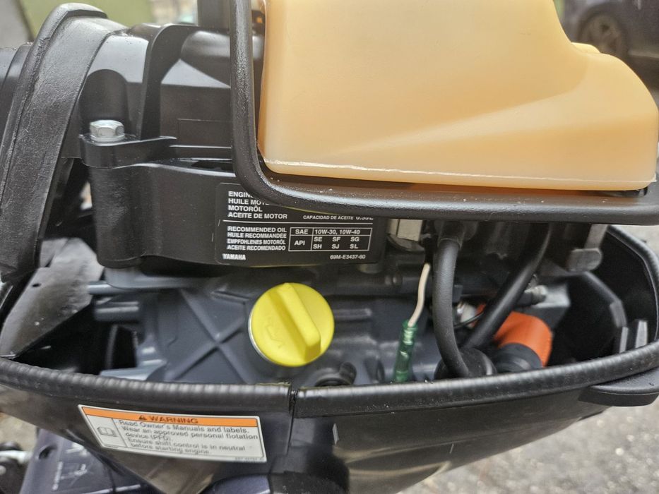 Yamaha F2.5a  с вграден резервоар