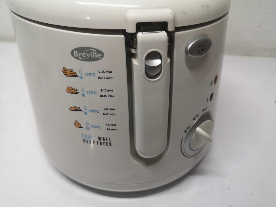 Фритюрник - Breville 2000 W