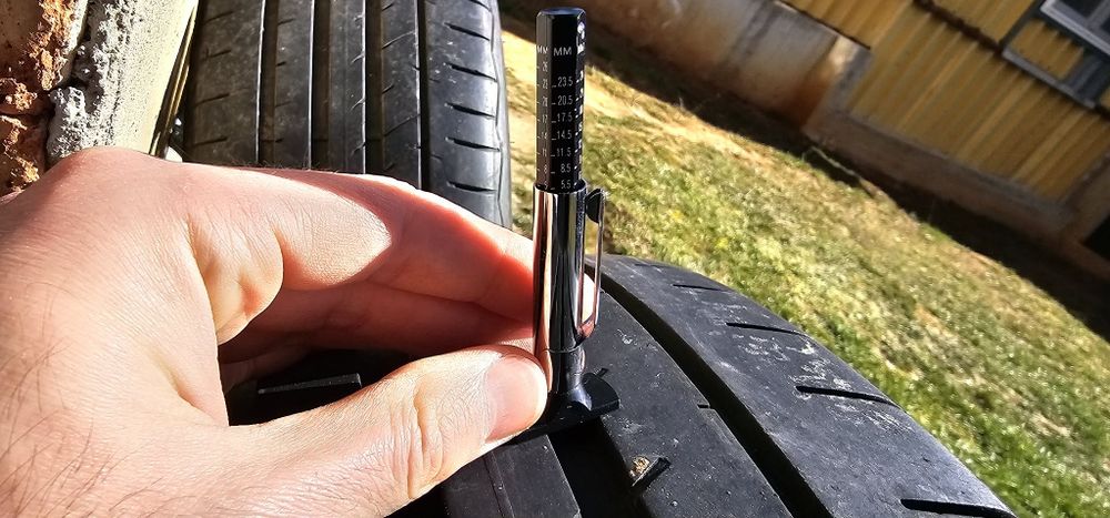 Джанти 17'' с летни гуми 225/45/17.