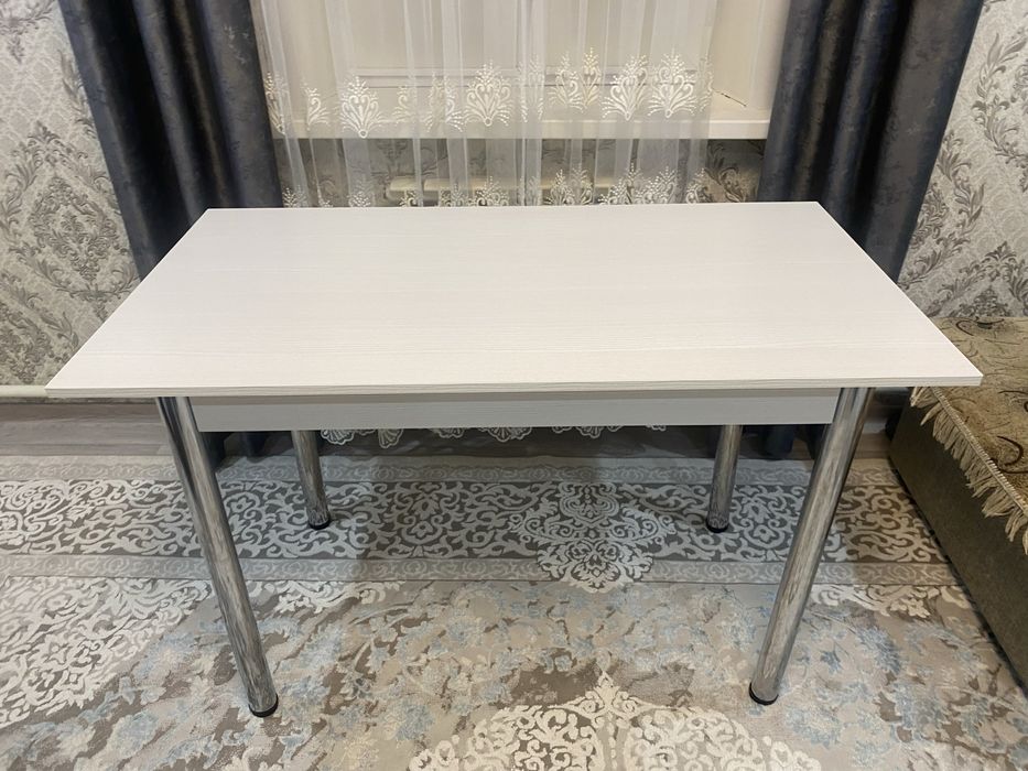 Кухонный стол продам