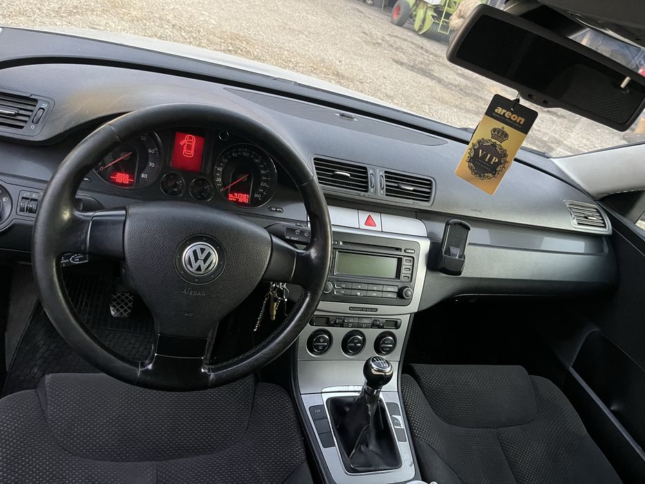 VOLKSWAGEN Passat 0 — imagine 4