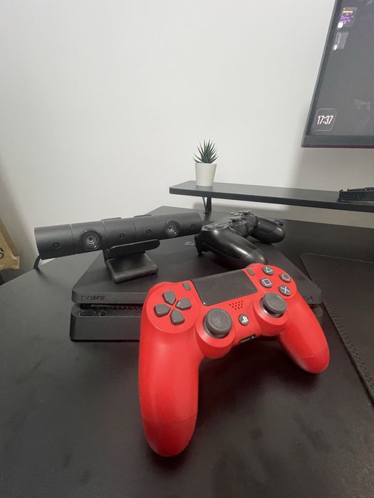PS4 Slim 1TB Ca Nou! 2 controllere 4 jocuri! Camara PS VR!
