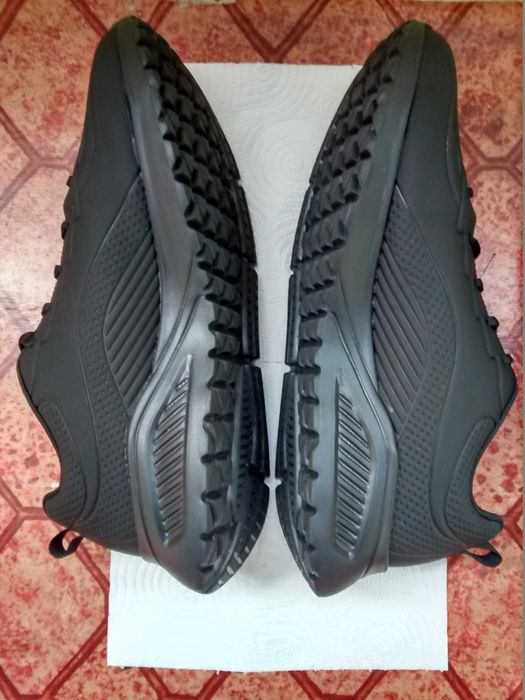 Продавам спортни обувки (маратонки) Skechers Uno Lite-Lighter One