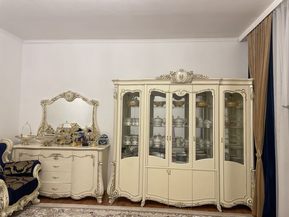 Сервант в гостиную