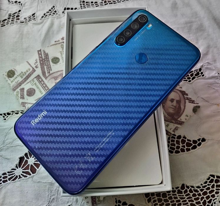 Продам телефоны 1+1