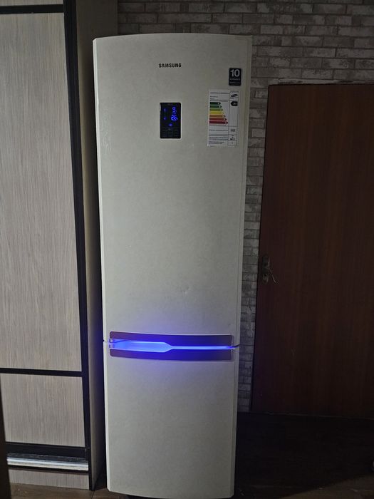 Продам холодильник Samsung NO Frost