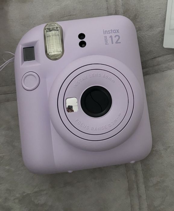 Instax mini 12 в отличном состояние