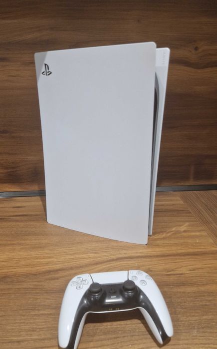 Продавам Play Station 5 Disc Edition  :)