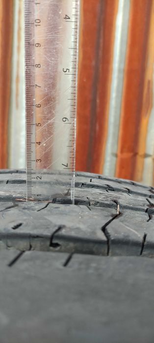 Продам резину на фуру б/у