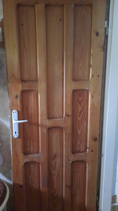 Usii de lemn pet interior si exterior FARA TOC