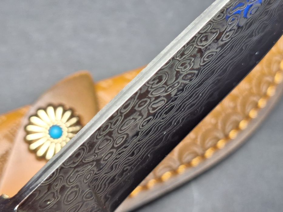 Ловен нож от дамаска стомана VG10 с кожена кания