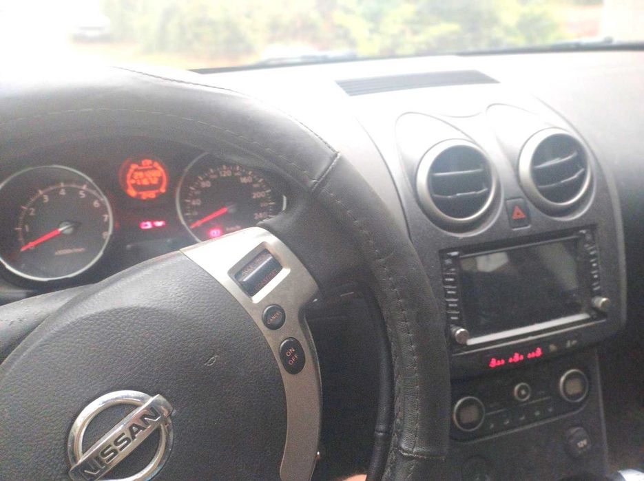 Продавам лек автомобил NISSAN QASHQAI 1. 6i + газ,  джип 2009г