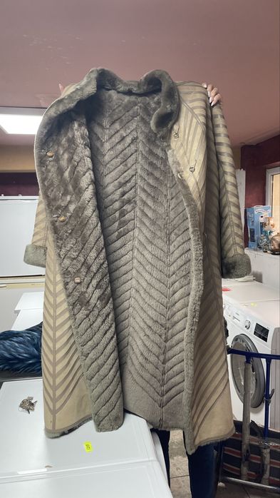 Haină damă cu blană naturală – elegantă, calduroasa top