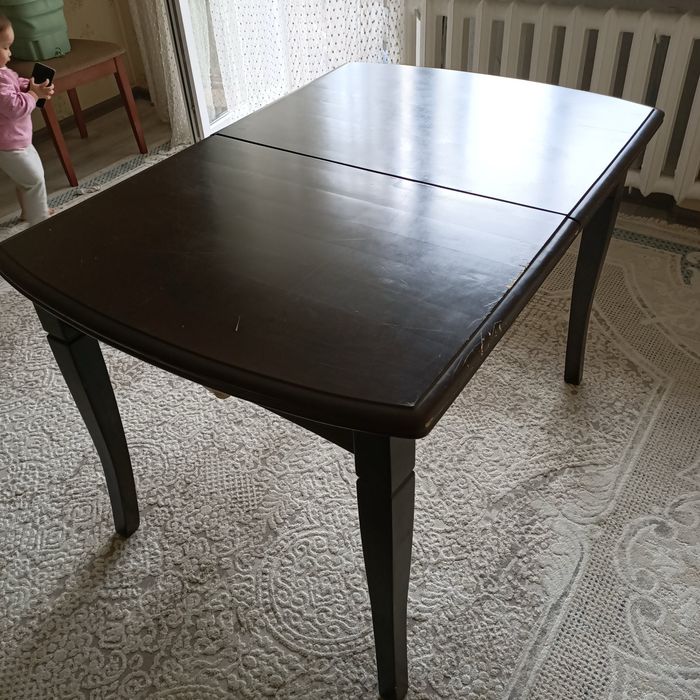 Стол для гостинной шикарного качества