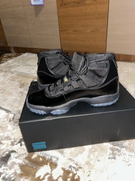 Vand adidasi jordan 11 noi