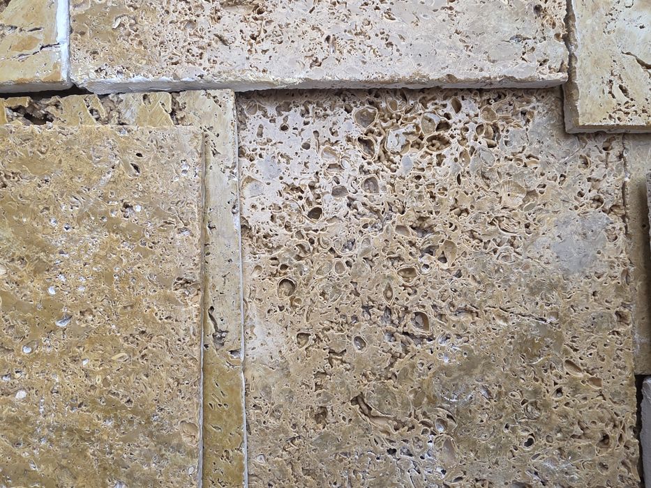 Travertin natural premium – Ripiceni | 10 m² | Fosile marine vizibile