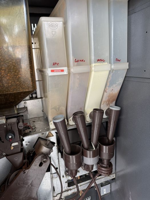 Вендинг машина Bianchi и автомат за безалкохолни и снаксове