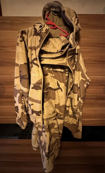 Compleu Sir Benni Miles