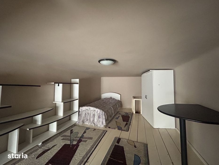 Apartament 3 camere, zona semi-centrala, 15 minute de centru